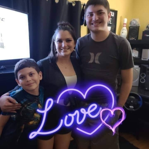 Meet your Posher, Trish - Picture 2 of 3